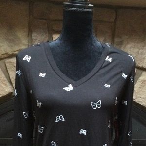 NWT No Boundaries Long Sleeved V-Neck Size L Butterfly Top